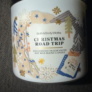 Bath & Body Works Christmas Road Trip Candle - White, Blue, Gold